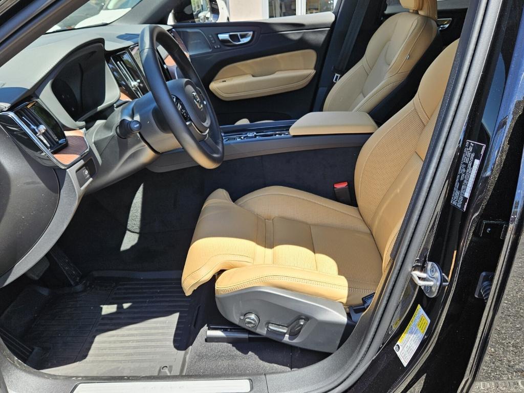 new 2025 Volvo XC60 car, priced at $59,910