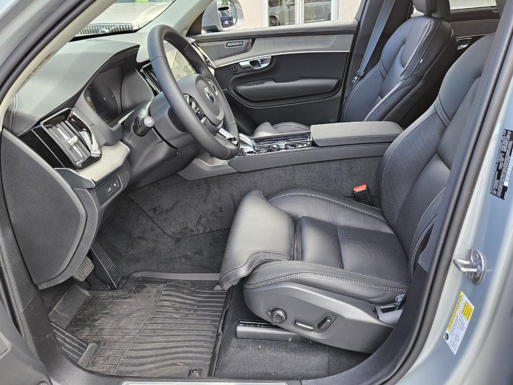 new 2025 Volvo XC90 Plug-In Hybrid car, priced at $82,405