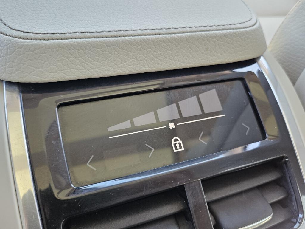used 2022 Volvo XC90 car, priced at $33,690