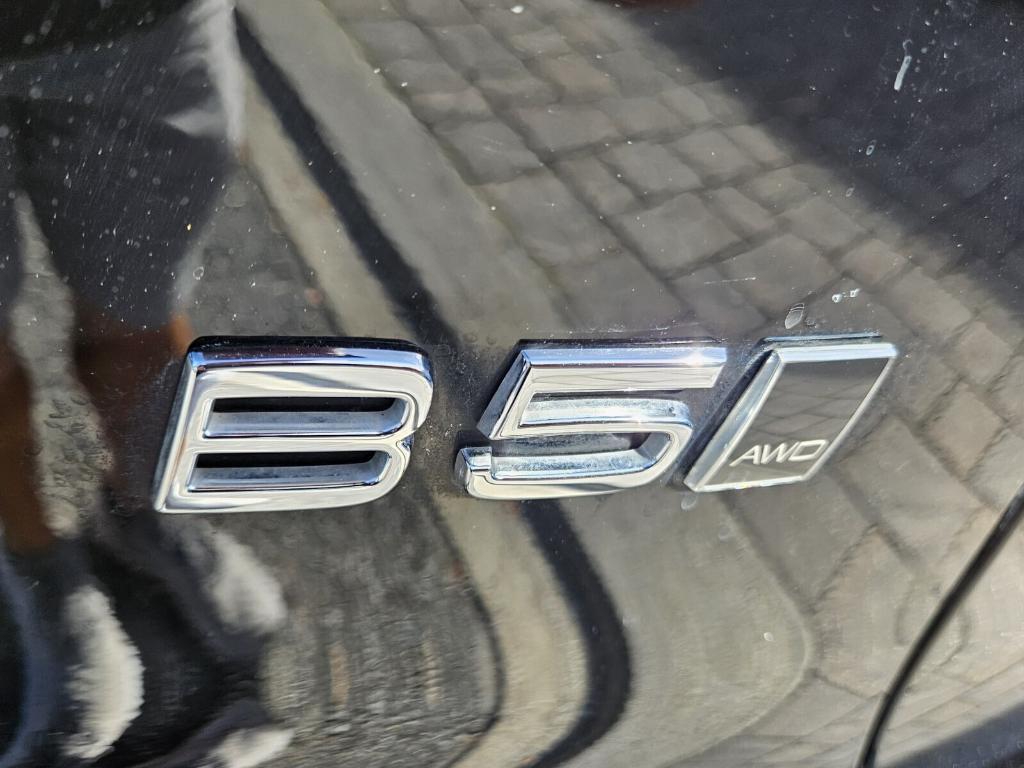 used 2023 Volvo XC40 car, priced at $35,360