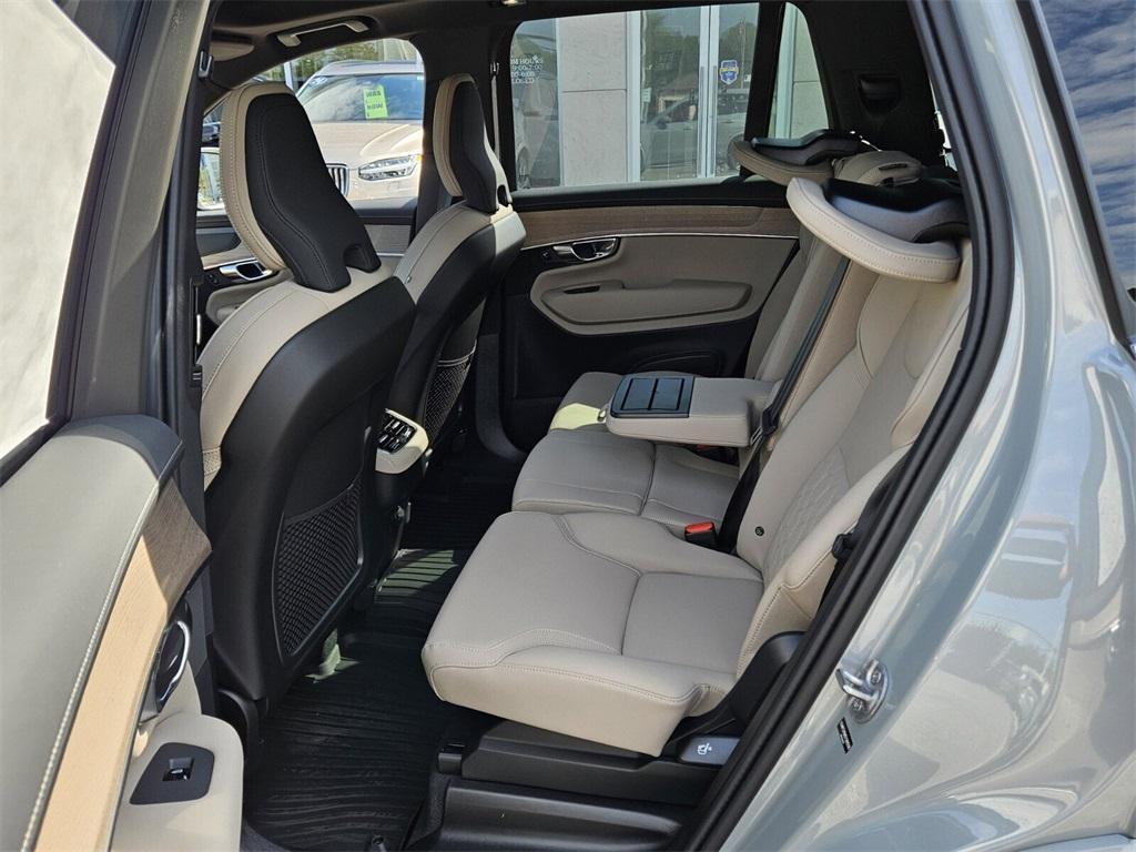 new 2025 Volvo XC90 car