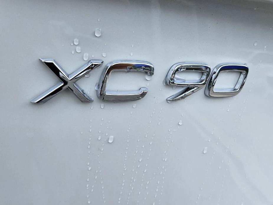 new 2025 Volvo XC90 car, priced at $66,075