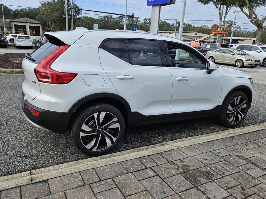 new 2025 Volvo XC40 car, priced at $50,595