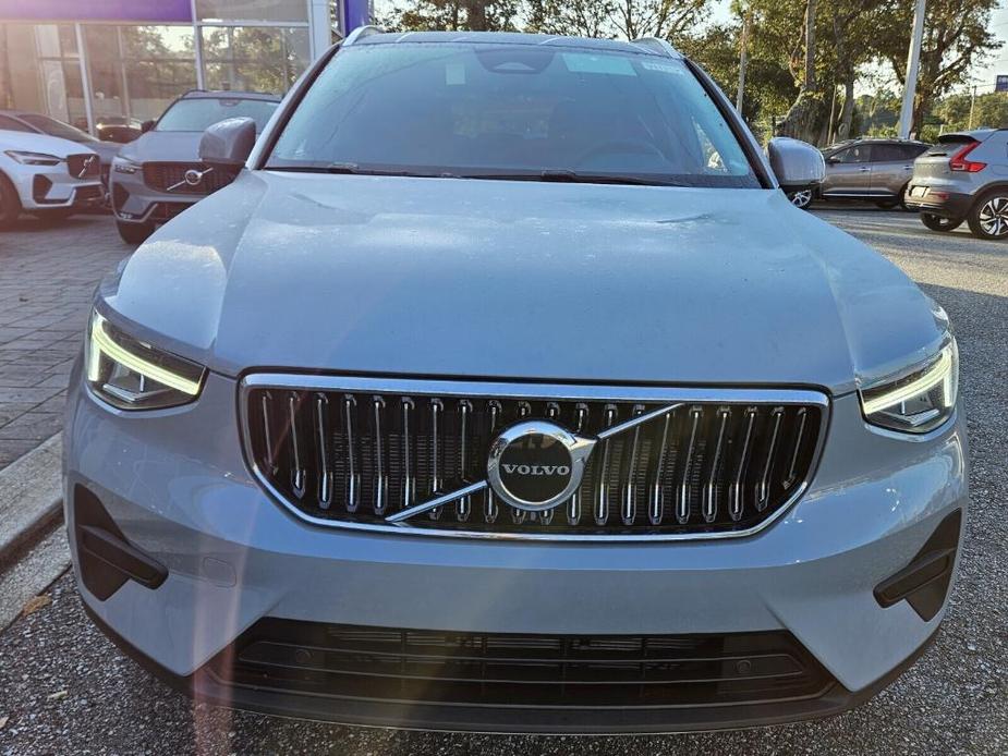 new 2025 Volvo XC40 car, priced at $45,465