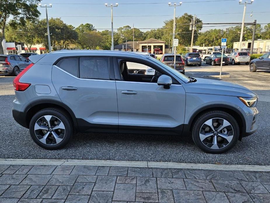 new 2025 Volvo XC40 car, priced at $45,465