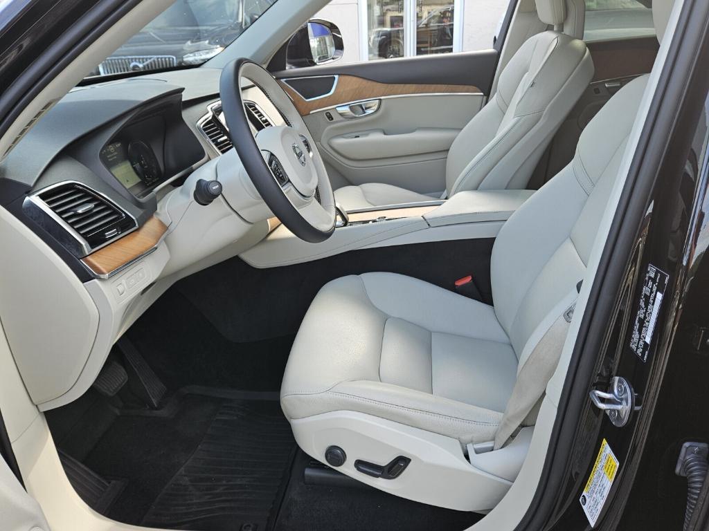 used 2022 Volvo XC90 Recharge Plug-In Hybrid car, priced at $42,995