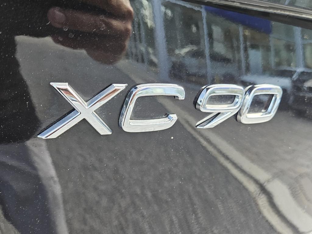 used 2022 Volvo XC90 Recharge Plug-In Hybrid car, priced at $42,995