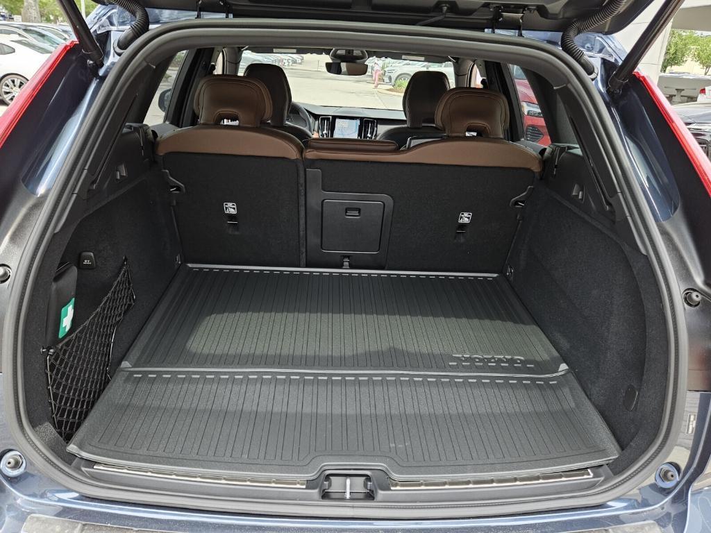 new 2025 Volvo XC60 Plug-In Hybrid car, priced at $66,260