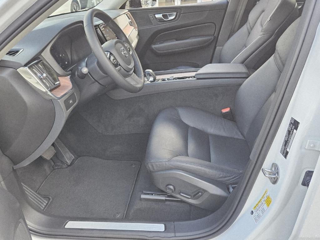 used 2024 Volvo XC60 car, priced at $35,495