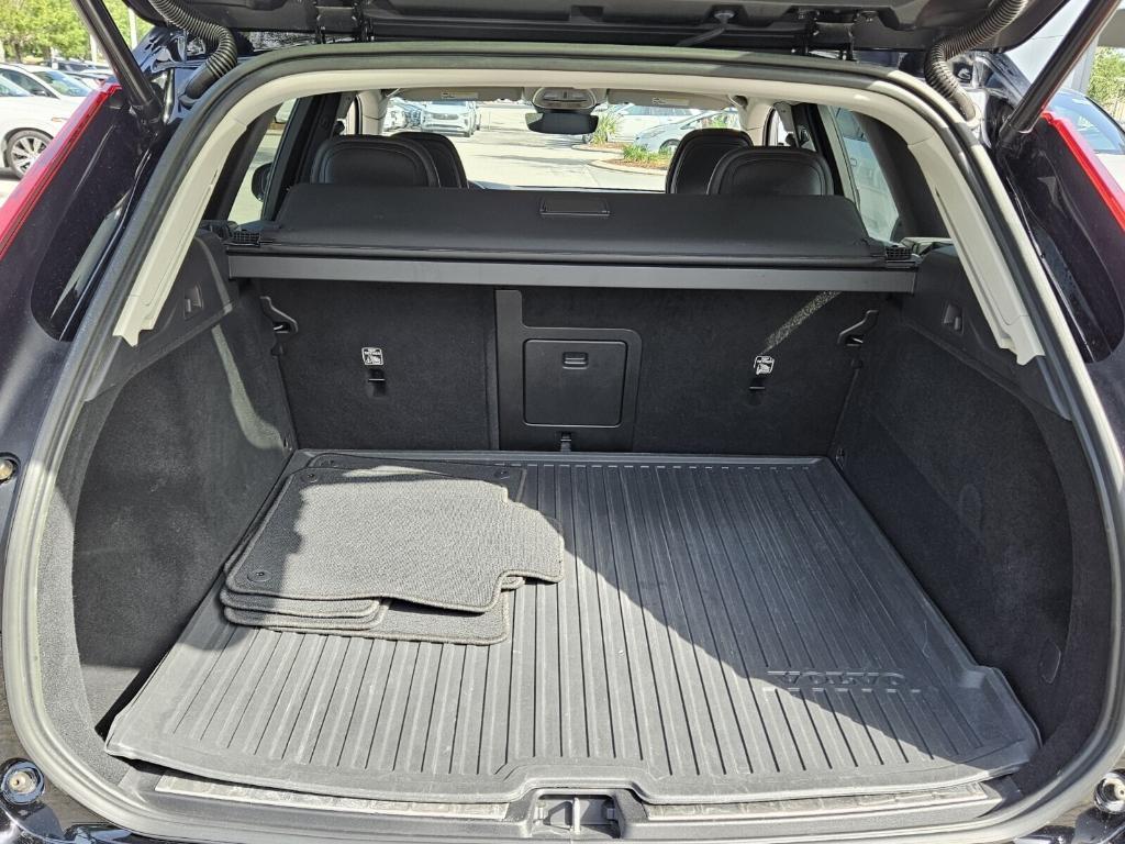 used 2023 Volvo XC60 car, priced at $34,990