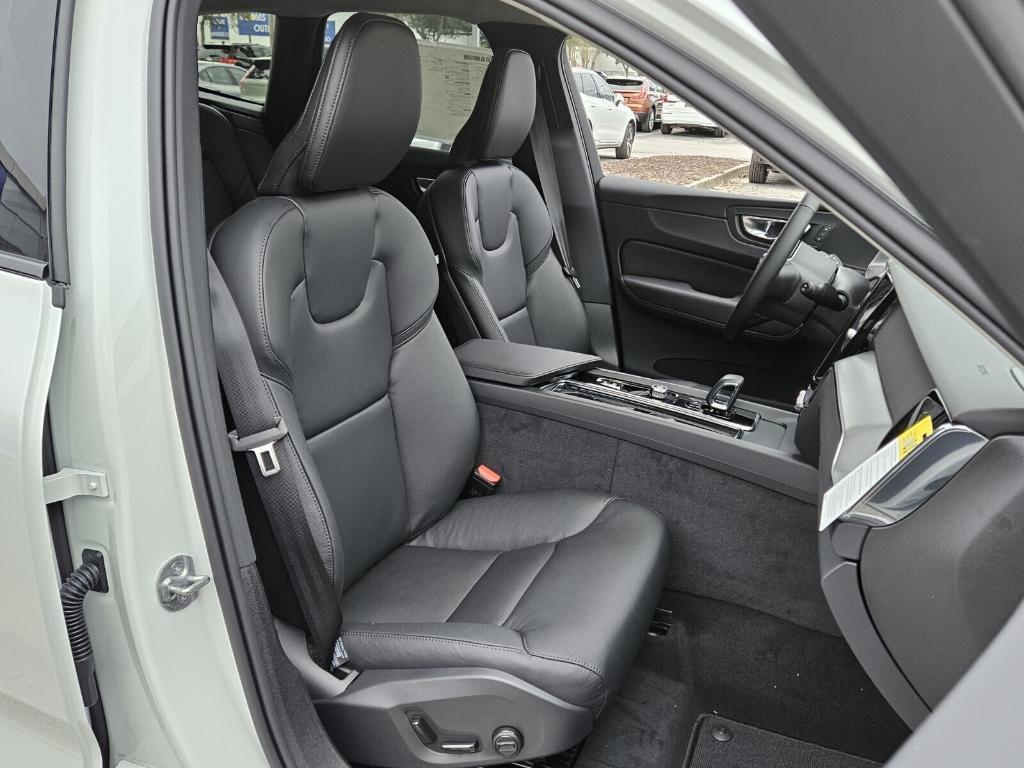 new 2025 Volvo XC60 car, priced at $48,345