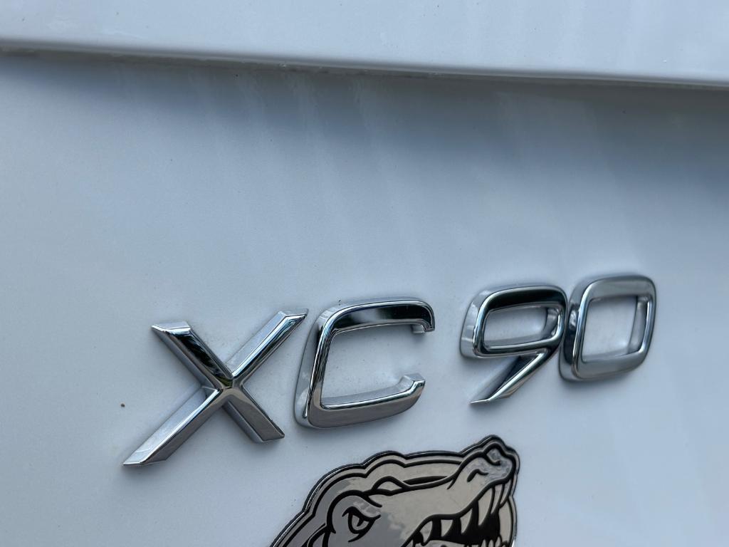 used 2018 Volvo XC90 car, priced at $25,995