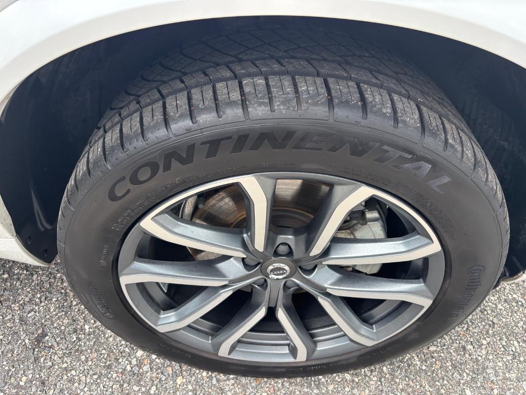 used 2018 Volvo XC90 car, priced at $25,995