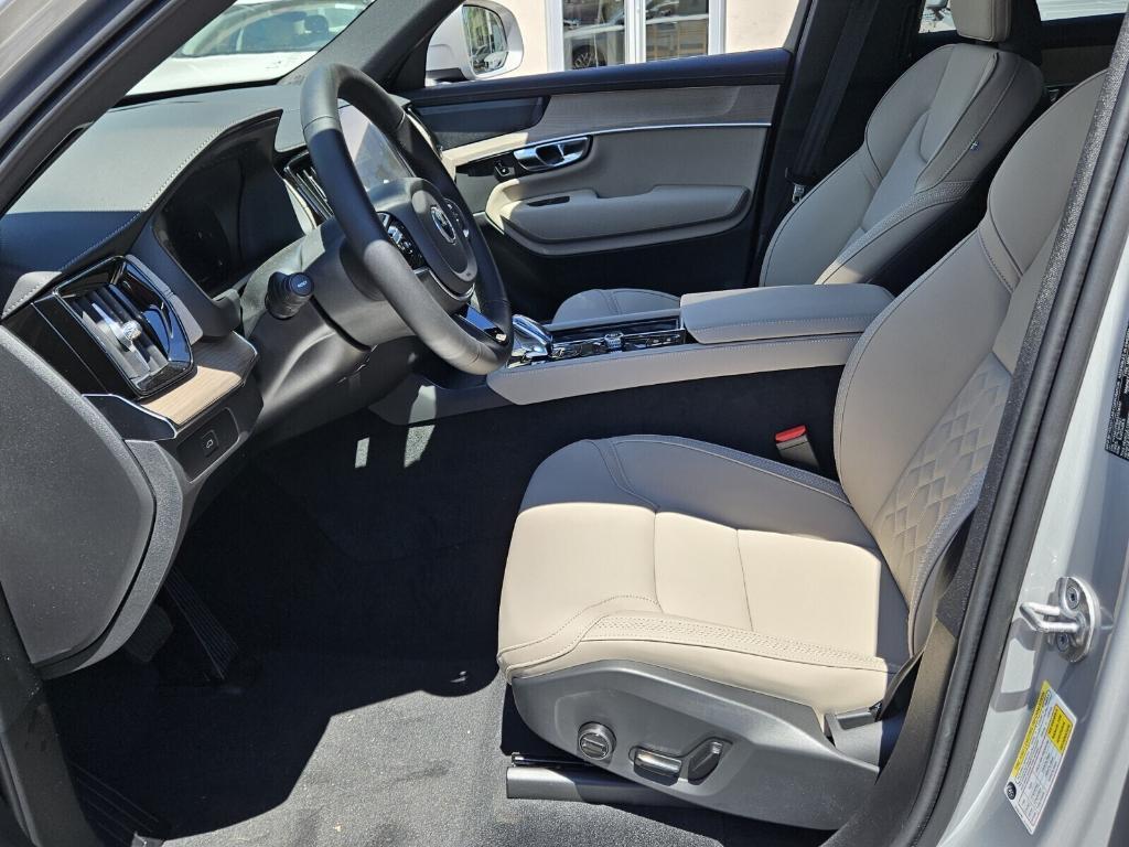 new 2025 Volvo XC90 car, priced at $65,555