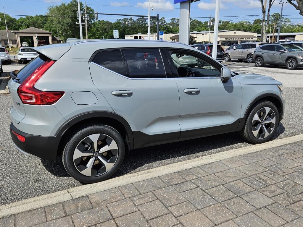 new 2025 Volvo XC40 car, priced at $45,485