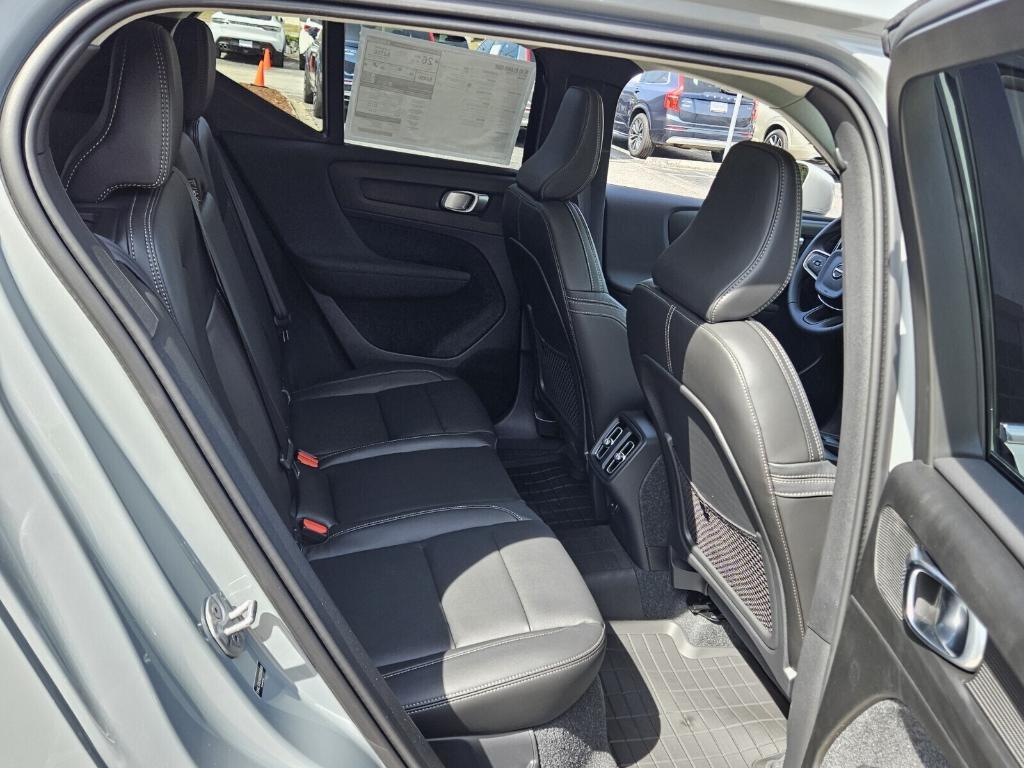 new 2025 Volvo XC40 car, priced at $45,485