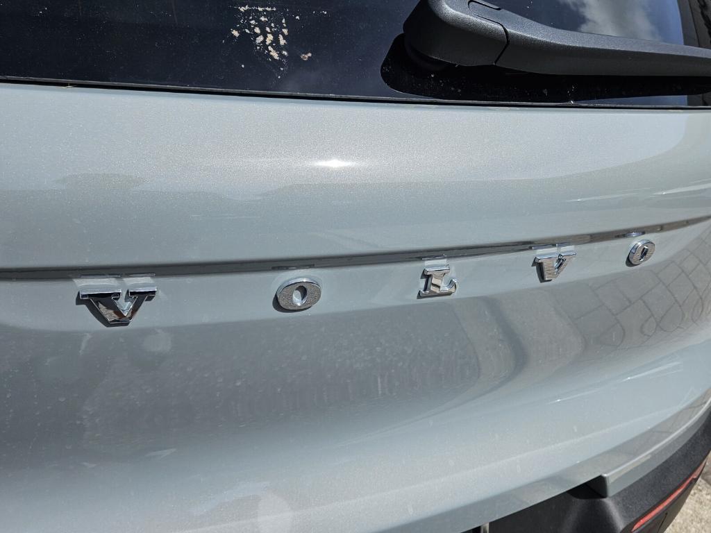 new 2025 Volvo XC40 car, priced at $45,485