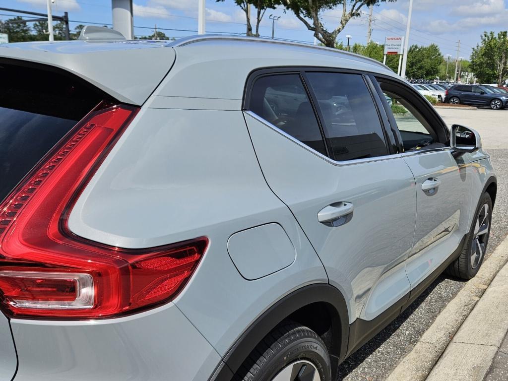 new 2025 Volvo XC40 car, priced at $45,485