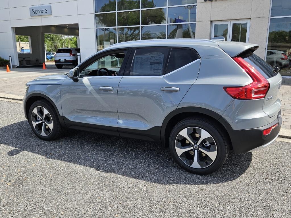 new 2025 Volvo XC40 car, priced at $45,485