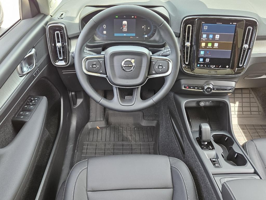 new 2025 Volvo XC40 car, priced at $45,485