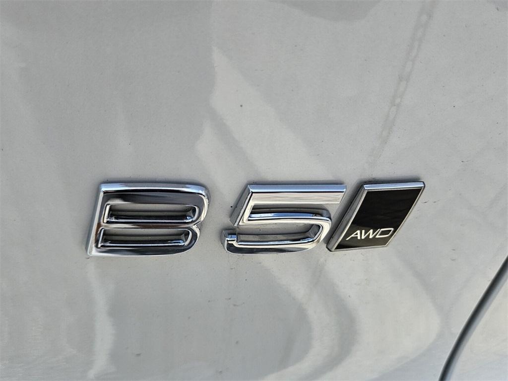 new 2025 Volvo XC40 car, priced at $50,595