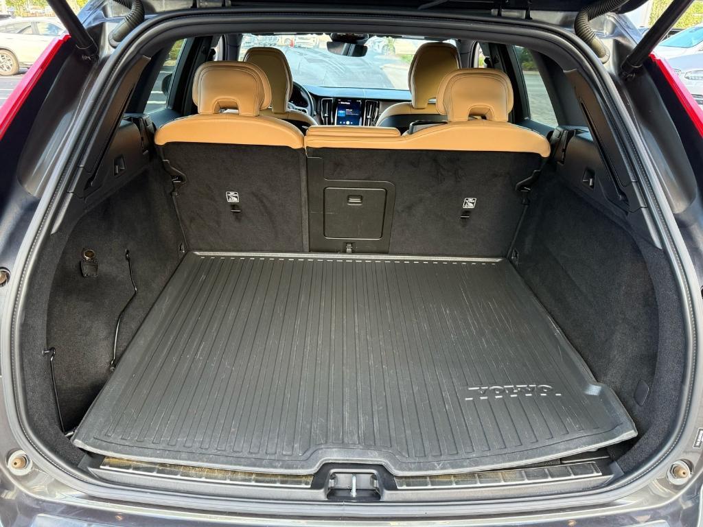used 2022 Volvo XC60 car, priced at $29,995