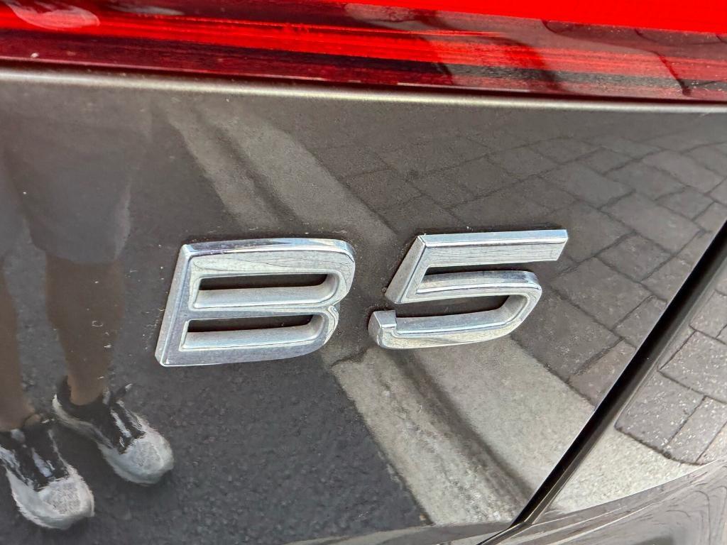 used 2022 Volvo XC60 car, priced at $29,995