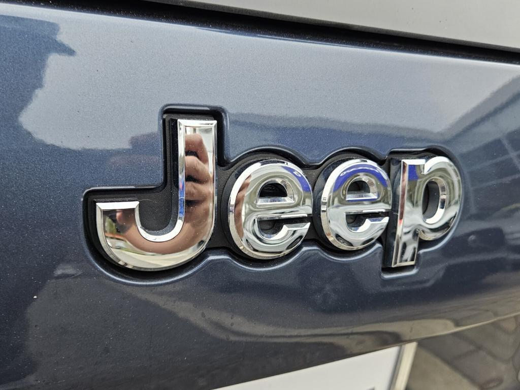 used 2021 Jeep Cherokee car, priced at $22,495