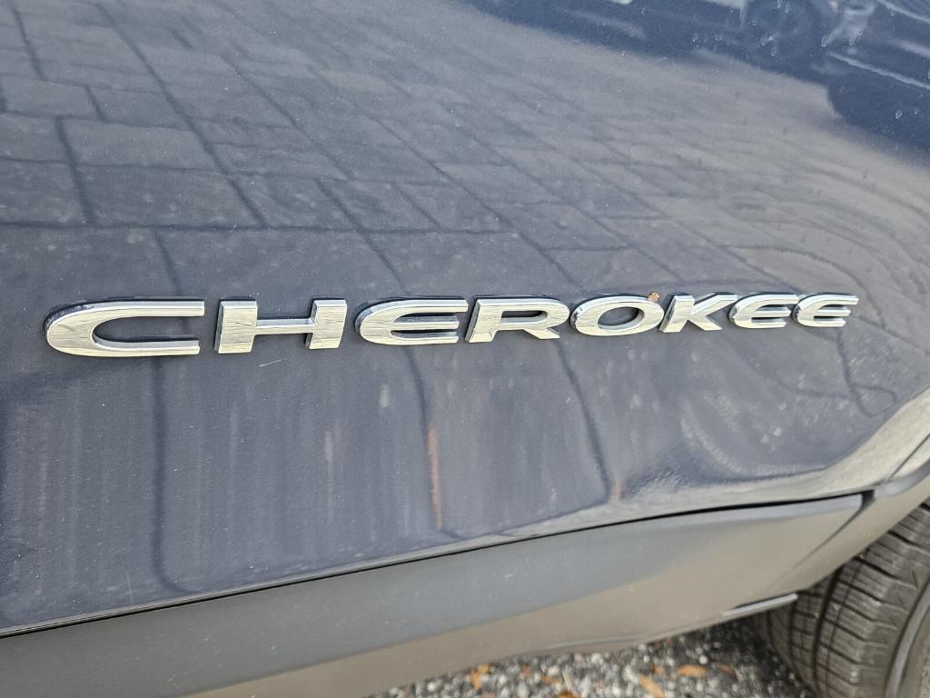 used 2021 Jeep Cherokee car, priced at $22,495