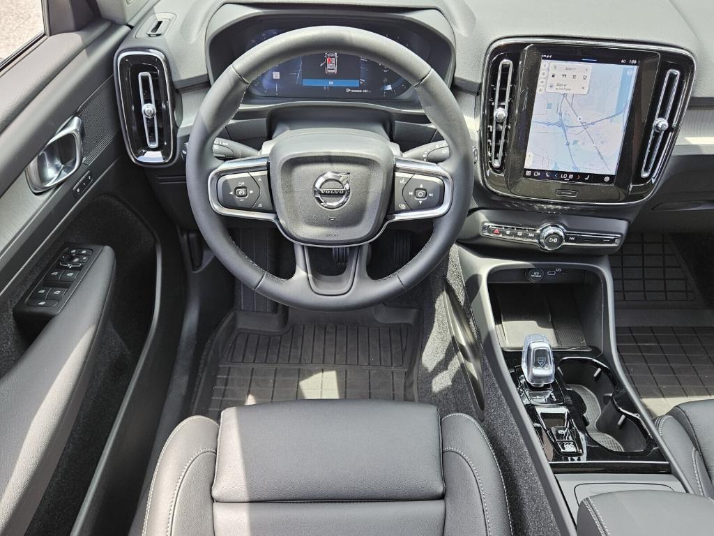 new 2025 Volvo XC40 car, priced at $48,910