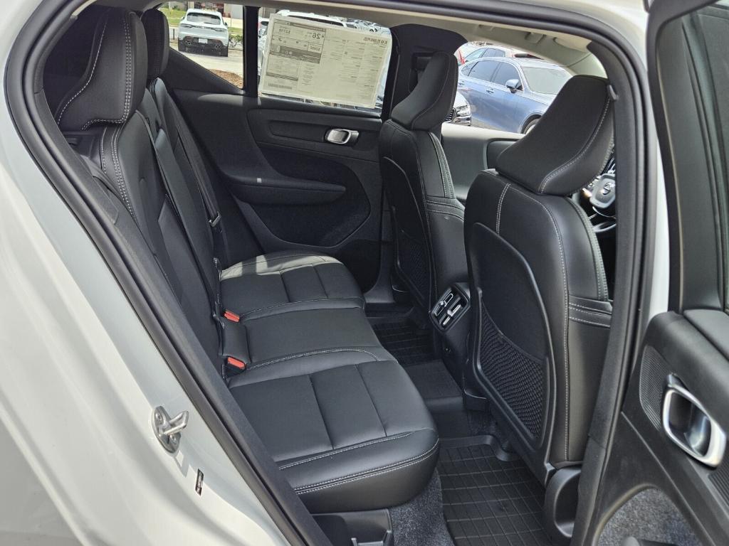 new 2025 Volvo XC40 car, priced at $48,910