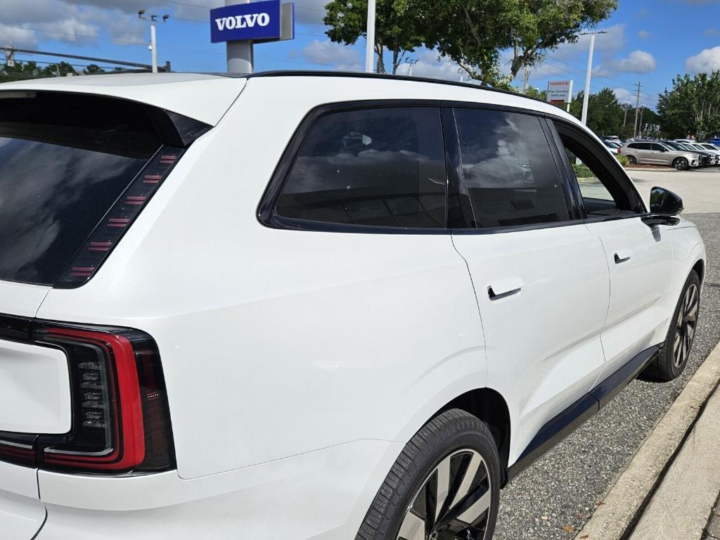 new 2025 Volvo EX90 car, priced at $86,490
