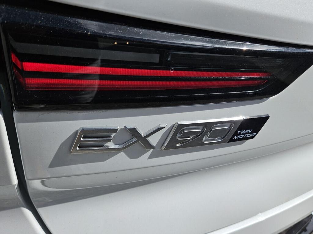 new 2025 Volvo EX90 car, priced at $86,490