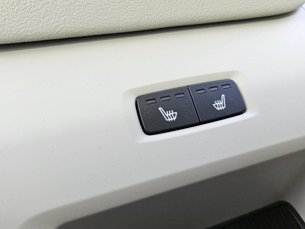 new 2025 Volvo XC60 car, priced at $54,535