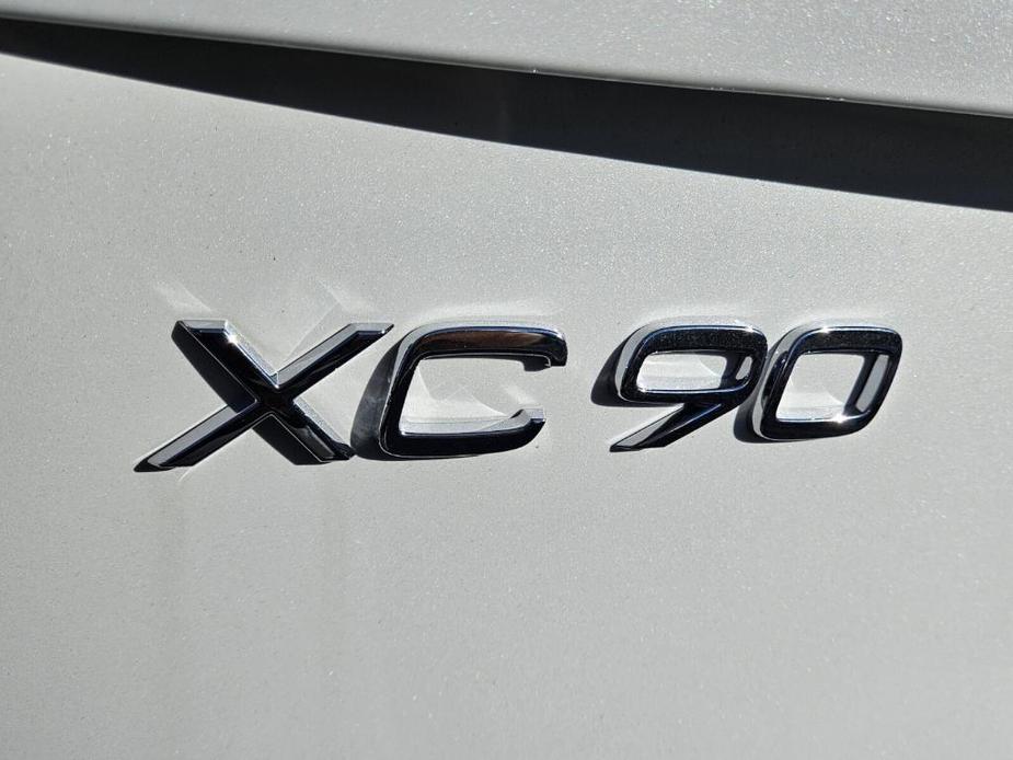 new 2025 Volvo XC90 car, priced at $75,965