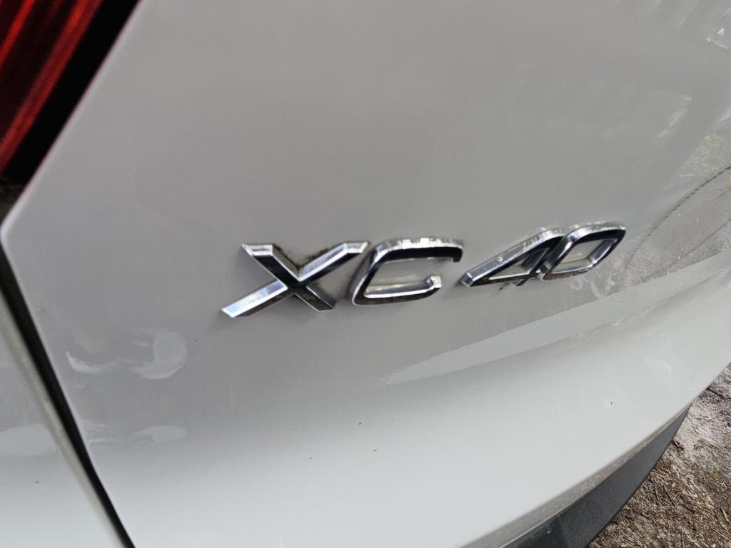 used 2020 Volvo XC40 car, priced at $21,990