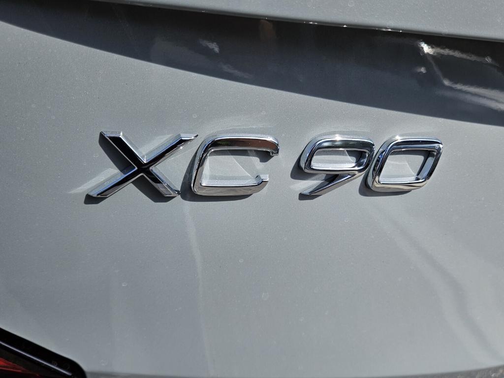 new 2025 Volvo XC90 Plug-In Hybrid car, priced at $82,405