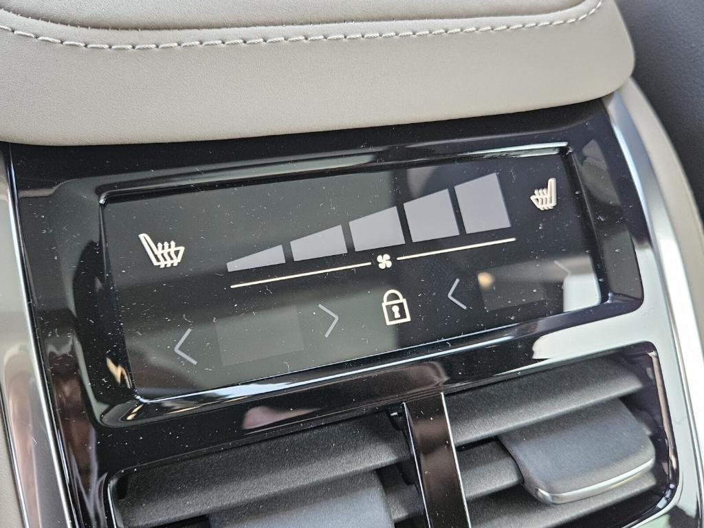 new 2025 Volvo XC90 Plug-In Hybrid car, priced at $82,405