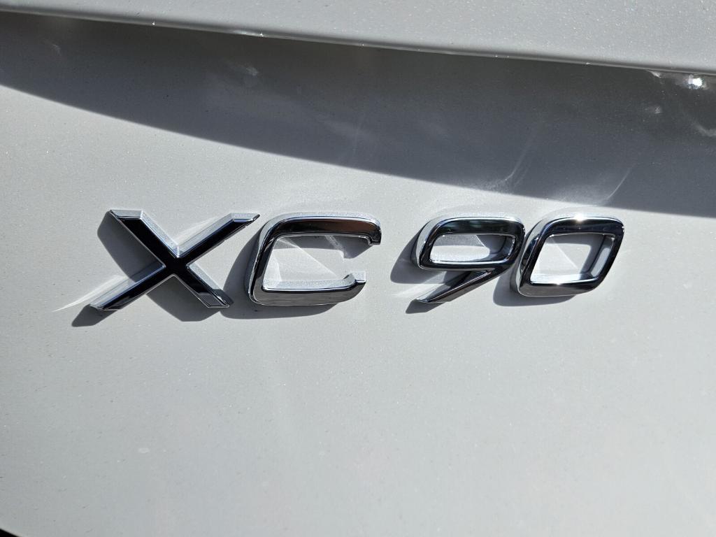 new 2026 Volvo XC90 car, priced at $75,575