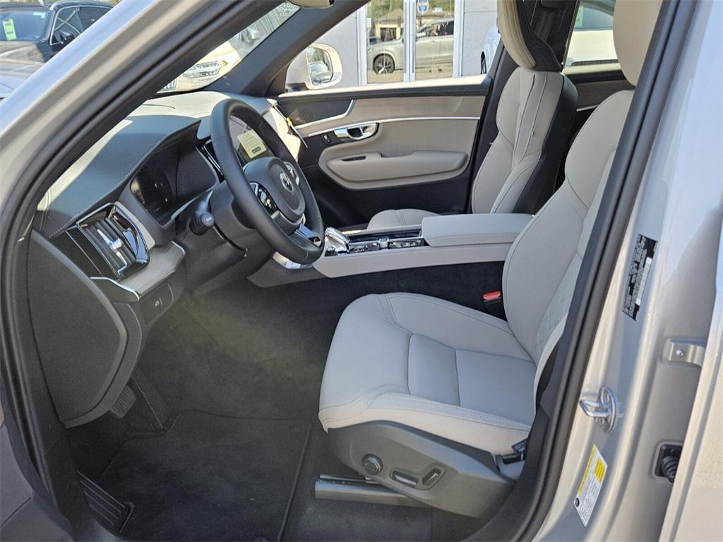 new 2025 Volvo XC90 car, priced at $64,645