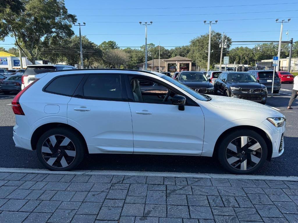 new 2025 Volvo XC60 Plug-In Hybrid car