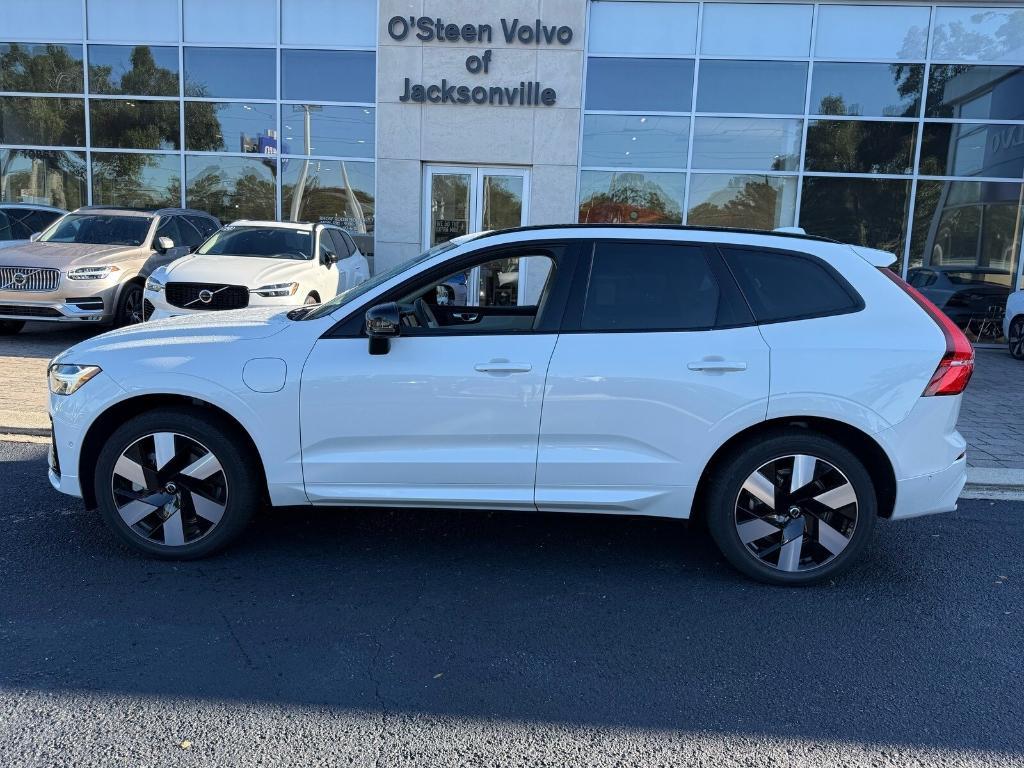 new 2025 Volvo XC60 Plug-In Hybrid car