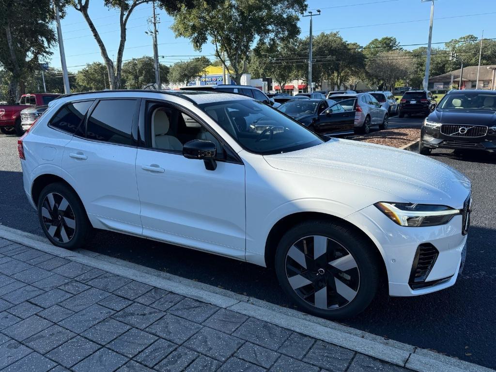 new 2025 Volvo XC60 Plug-In Hybrid car