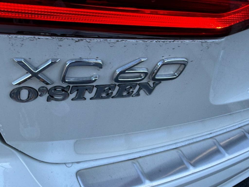 new 2025 Volvo XC60 Plug-In Hybrid car