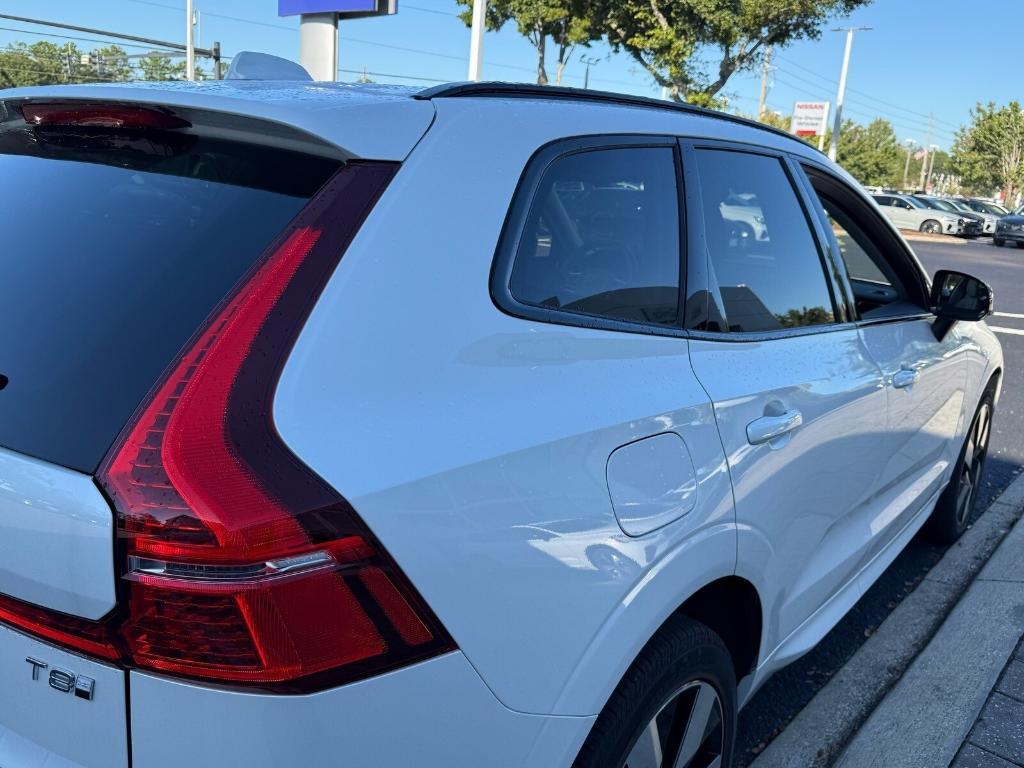 new 2025 Volvo XC60 Plug-In Hybrid car