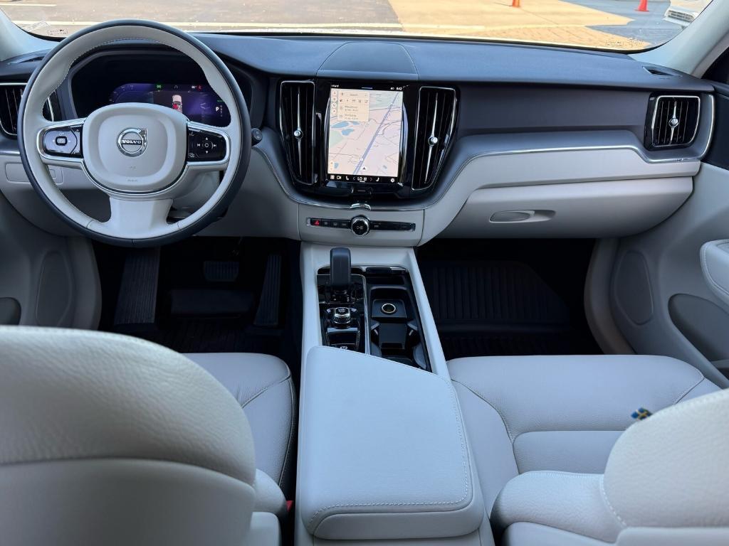 new 2025 Volvo XC60 Plug-In Hybrid car