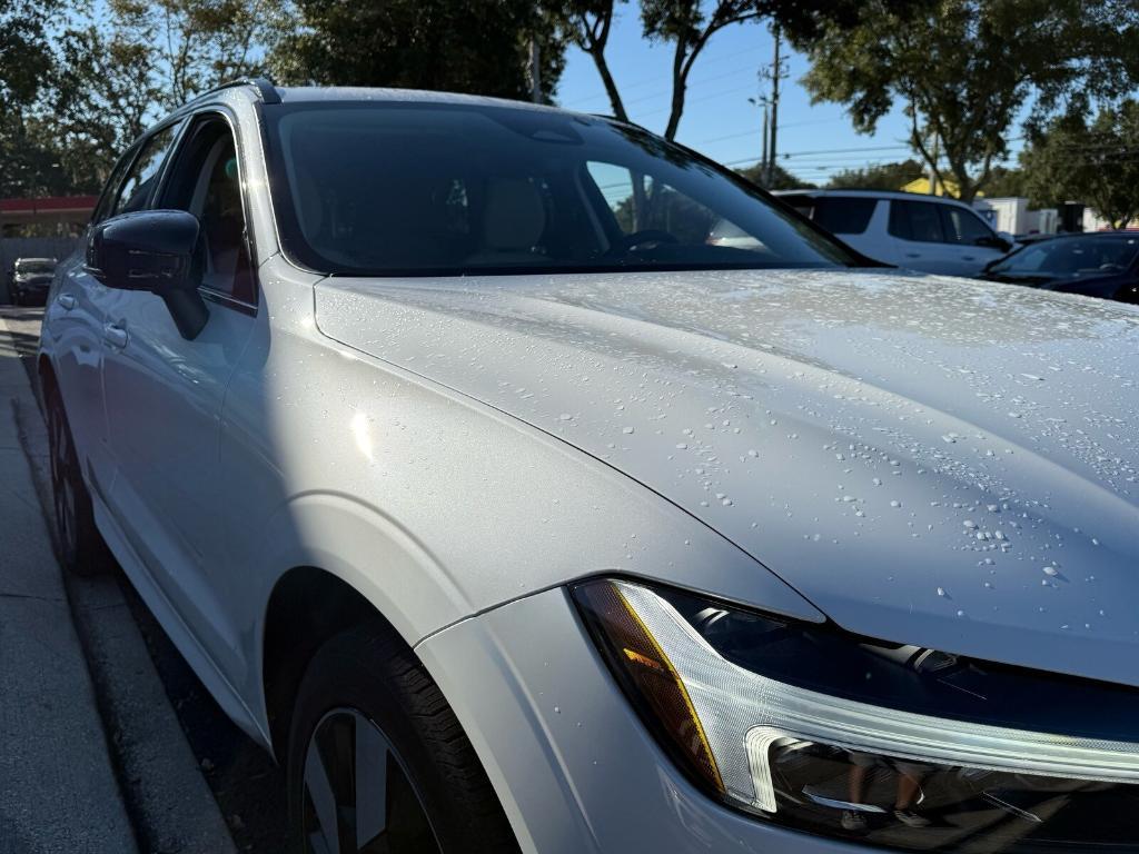 new 2025 Volvo XC60 Plug-In Hybrid car
