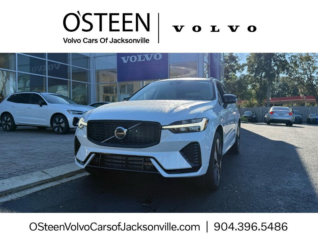 new 2025 Volvo XC60 Plug-In Hybrid car