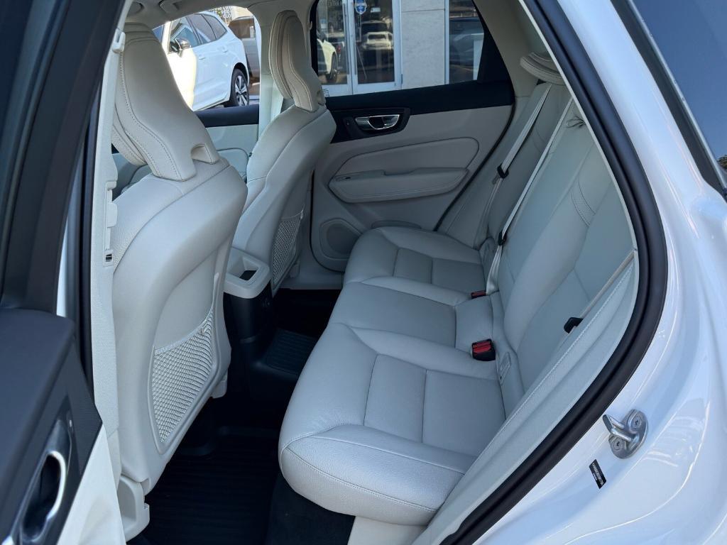 new 2025 Volvo XC60 Plug-In Hybrid car