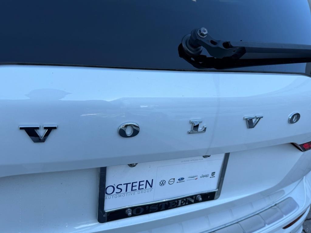 new 2025 Volvo XC60 Plug-In Hybrid car